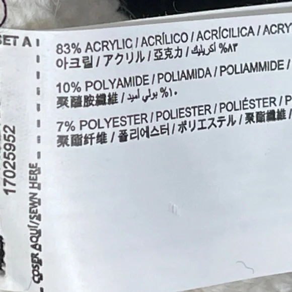 NWOT. Mango Rhombus Pattern Knit V-Neck Sweater. Black and White. Size: Medium - Picture 9 of 9